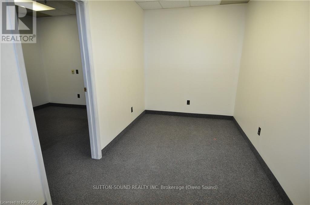 215b - 945 3rd Avenue E, Owen Sound, Ontario  N4K 2K8 - Photo 2 - X10851643