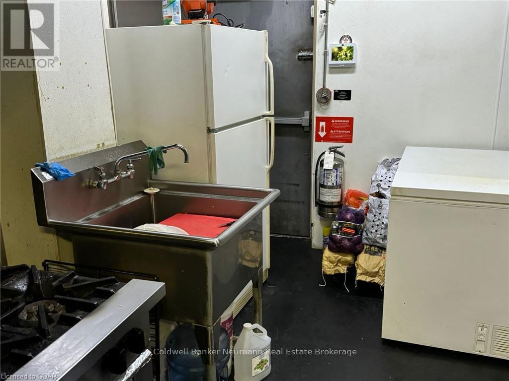 B9 - 221 Woodlawn Road W, Guelph, Ontario  N1H 1B6 - Photo 6 - X10875788