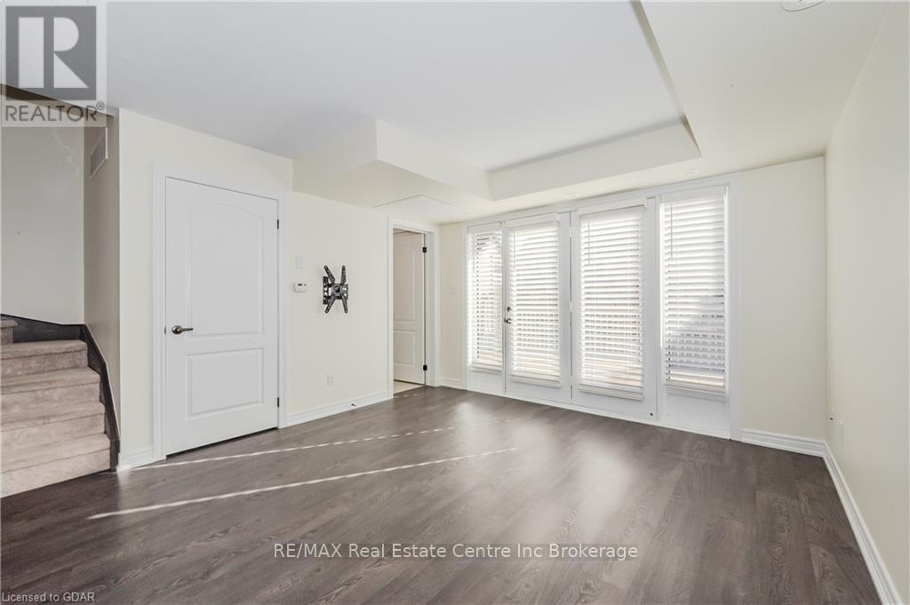 256 Law Drive, Guelph, Ontario  N1E 0P6 - Photo 10 - X10875918