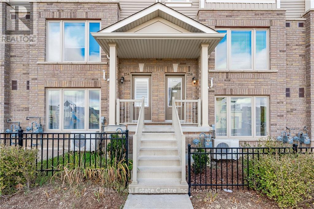 256 Law Drive, Guelph, Ontario  N1E 0P6 - Photo 3 - X10875918