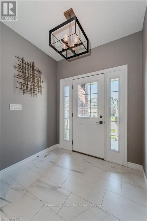 27 Spachman Street, Kitchener, Ontario  N2R 0N5 - Photo 3 - X10876213