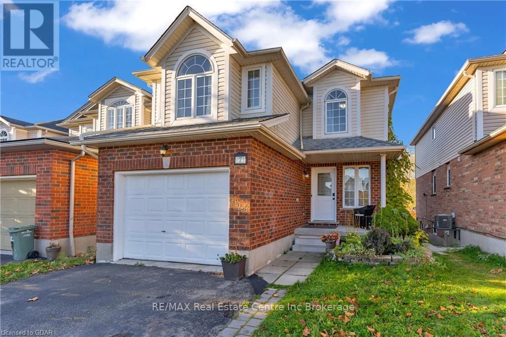 7 Drohan Drive, Guelph (Clairfields), Ontario  N1G 5H6 - Photo 2 - X10876266