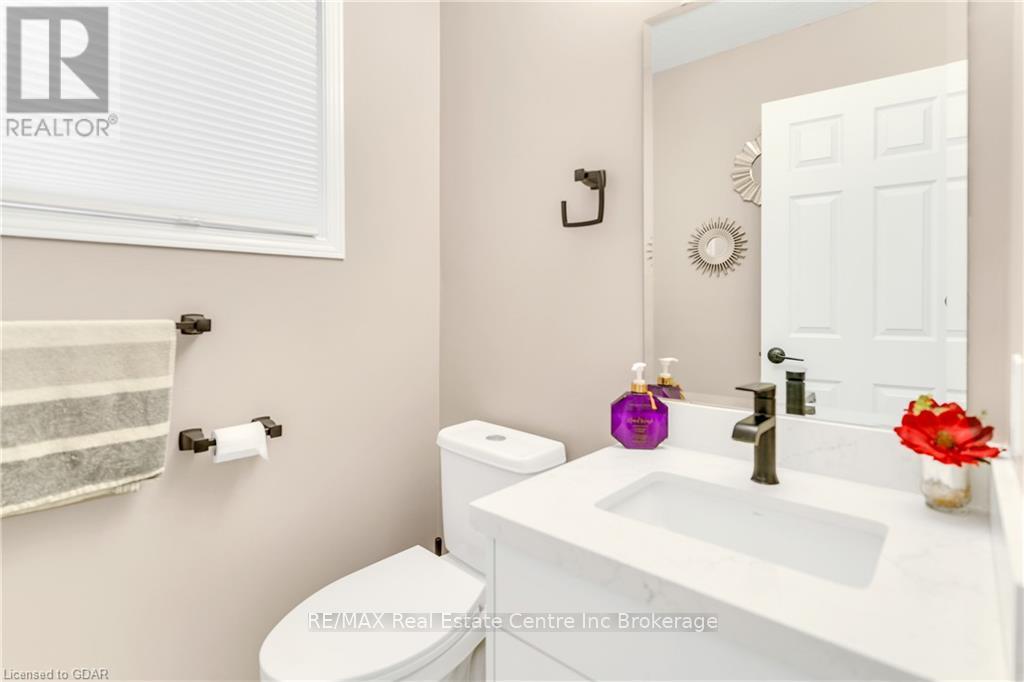 7 Drohan Drive, Guelph (Clairfields), Ontario  N1G 5H6 - Photo 8 - X10876266