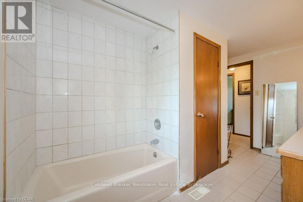 40 Keats Crescent, Guelph, Ontario  N1G 3B2 - Photo 14 - X10876364