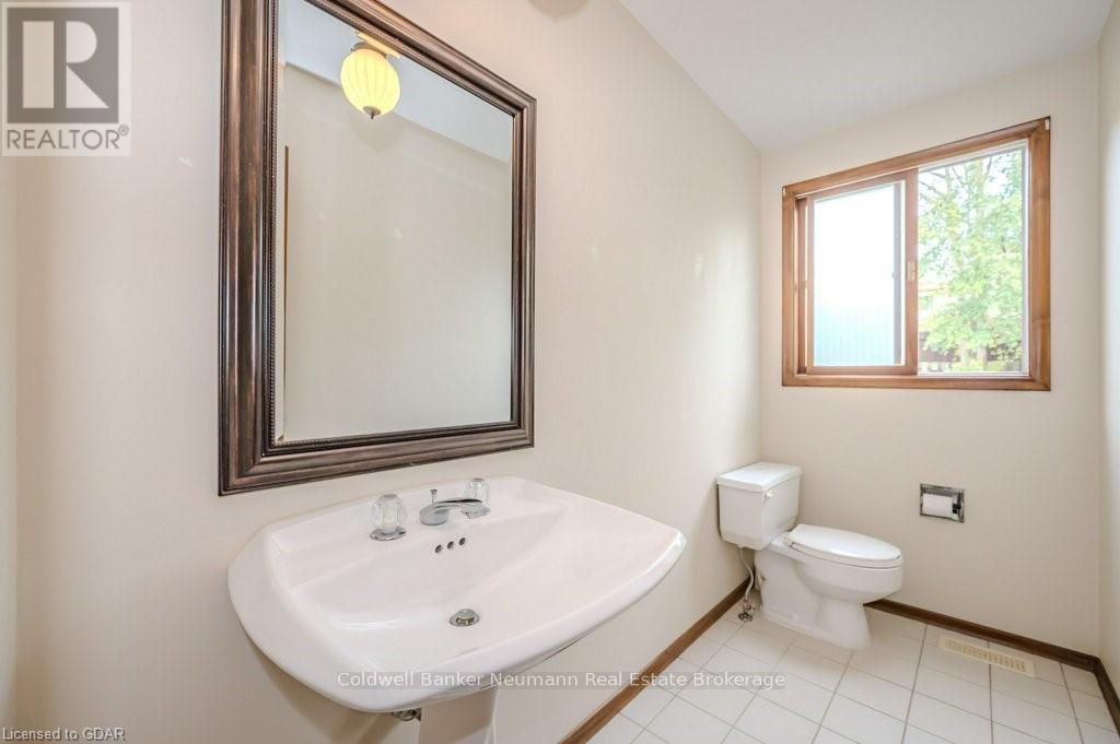 40 Keats Crescent, Guelph, Ontario  N1G 3B2 - Photo 15 - X10876364