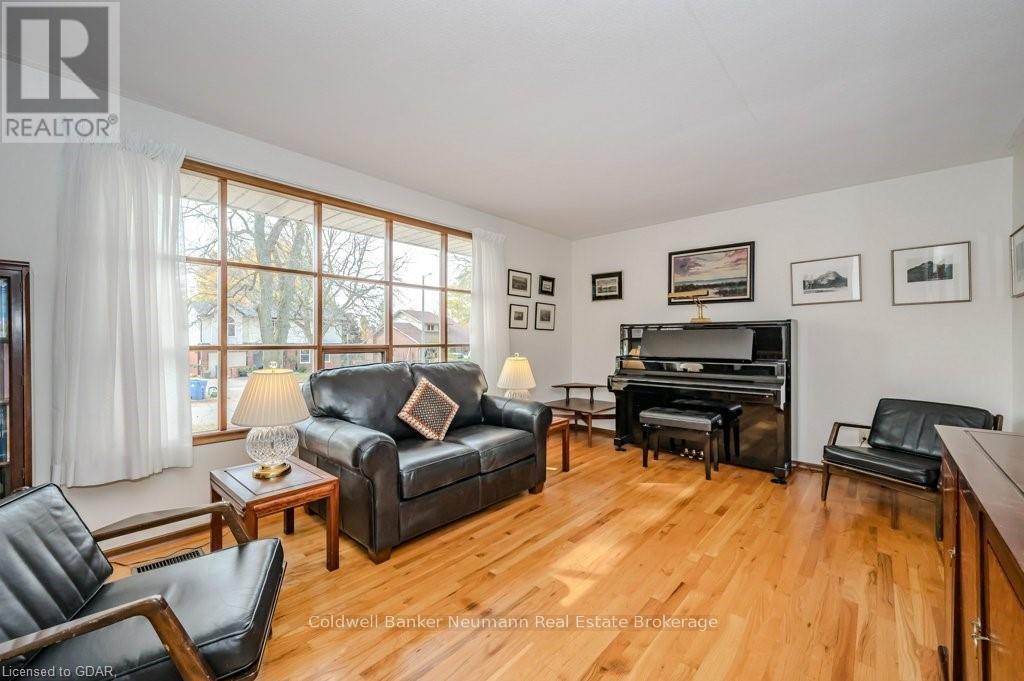 40 Keats Crescent, Guelph, Ontario  N1G 3B2 - Photo 3 - X10876364