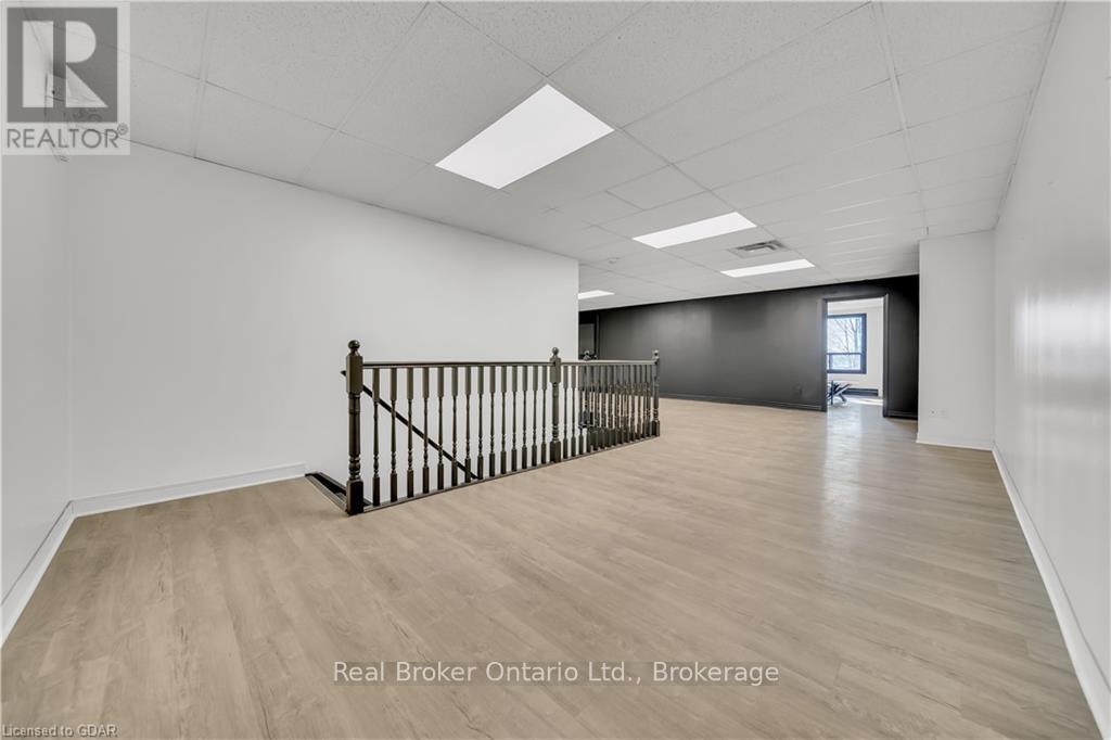 81 Malcolm Road, Guelph (Northwest Industrial Park), Ontario  N1K 1A7 - Photo 4 - X10876826