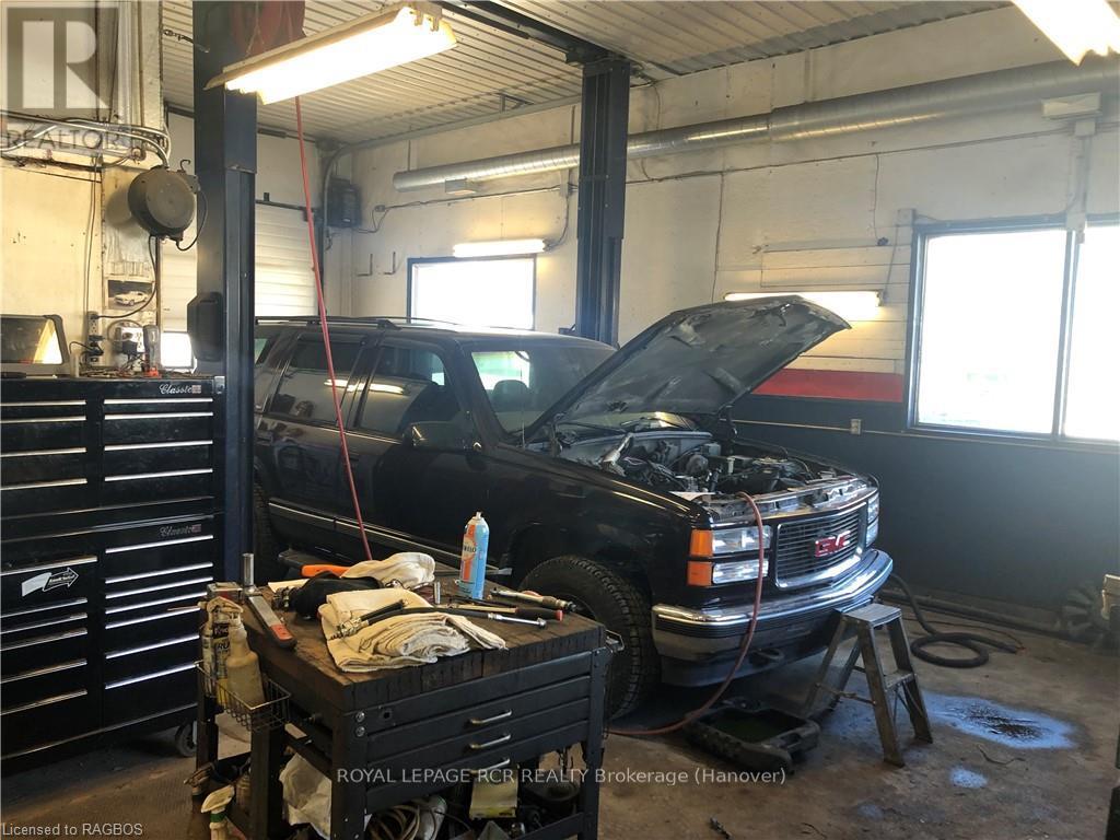 343 David Winkler Parkway, West Grey (Neustadt), Ontario  N0G 2M0 - Photo 10 - X10849185