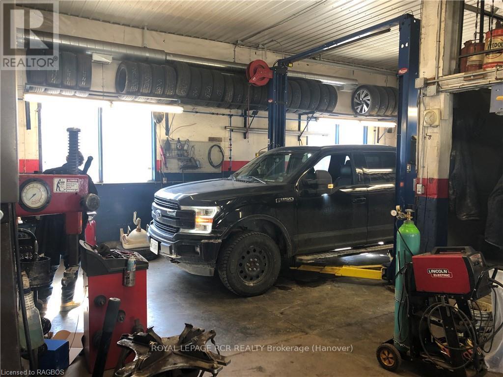 343 David Winkler Parkway, West Grey (Neustadt), Ontario  N0G 2M0 - Photo 6 - X10849185