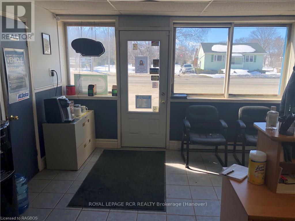 343 David Winkler Parkway, West Grey (Neustadt), Ontario  N0G 2M0 - Photo 8 - X10849185