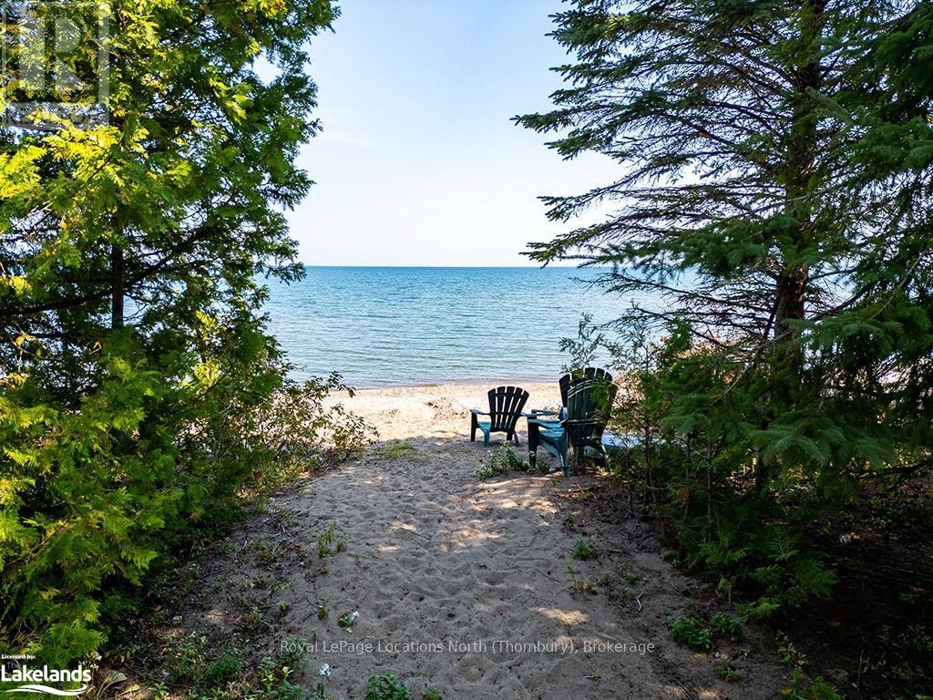 166 Bayview Avenue, Blue Mountains, Ontario  N0H 1J0 - Photo 18 - X10895477