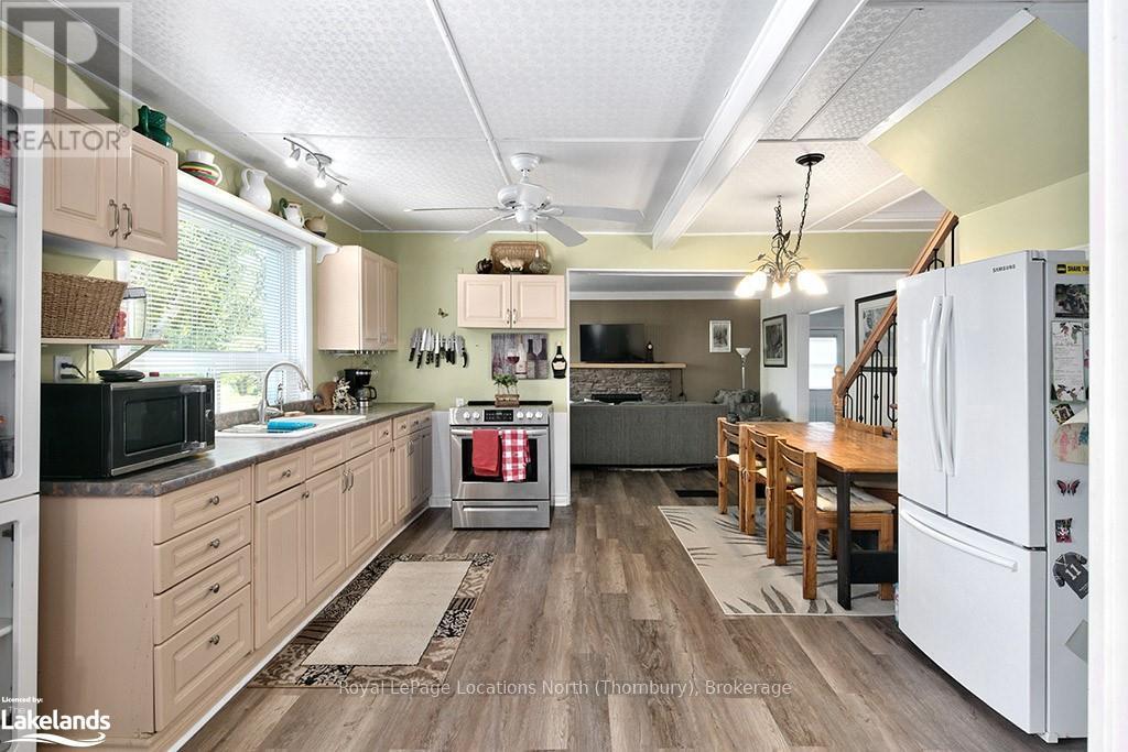 166 Bayview Avenue, Blue Mountains, Ontario  N0H 1J0 - Photo 3 - X10895477