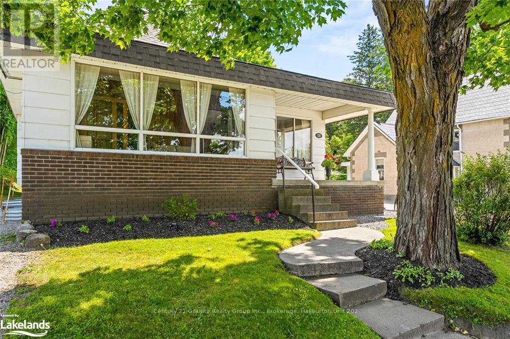 136 Highland Street, Dysart Et Al, Ontario  K0M 1S0 - Photo 2 - X10896231