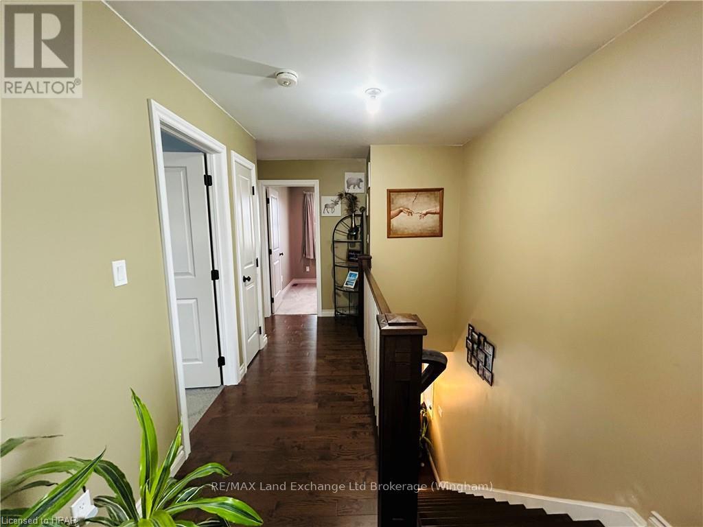 660 Gloria Street, North Huron, Ontario  N0M 1H0 - Photo 13 - X11863971