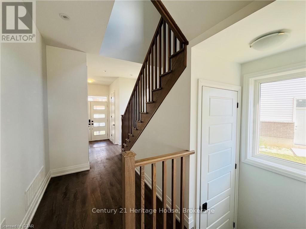 216 Histand TrailKitchener, Ontario  N2R 1P6 - Photo 10 - X11879694