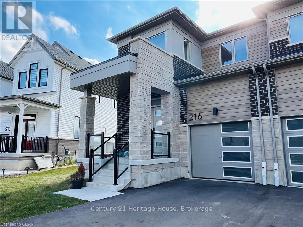 216 Histand TrailKitchener, Ontario  N2R 1P6 - Photo 2 - X11879694