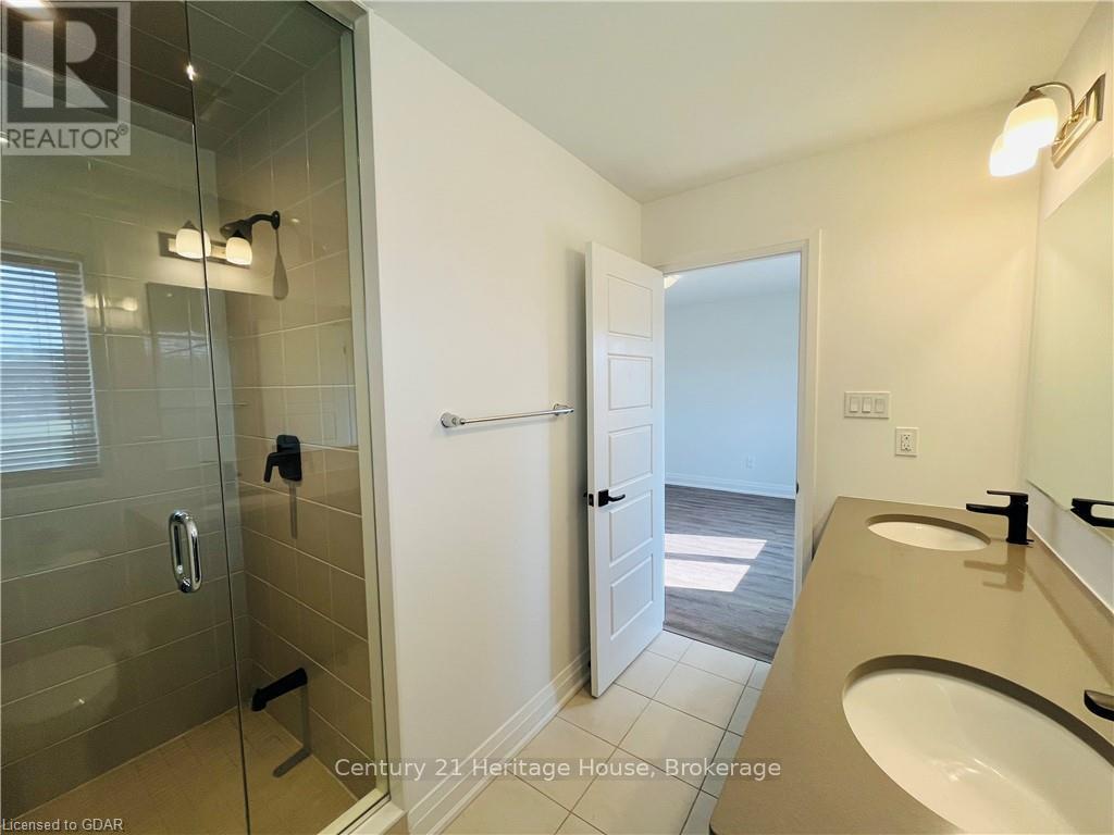 216 Histand TrailKitchener, Ontario  N2R 1P6 - Photo 38 - X11879694