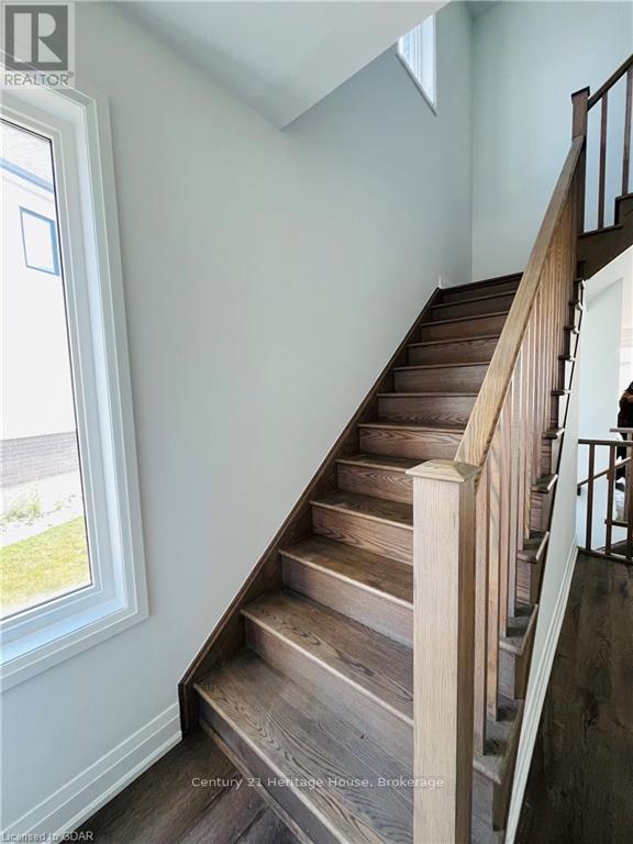 216 Histand TrailKitchener, Ontario  N2R 1P6 - Photo 7 - X11879694
