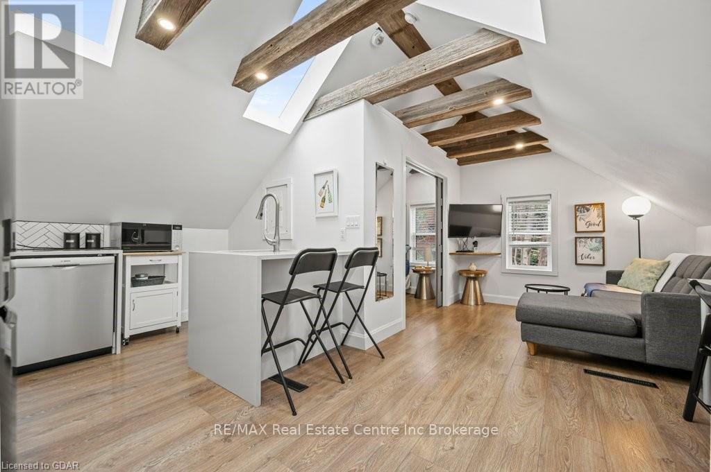 11 Mansion Street, Kitchener, Ontario  N2H 2J5 - Photo 2 - X11879823