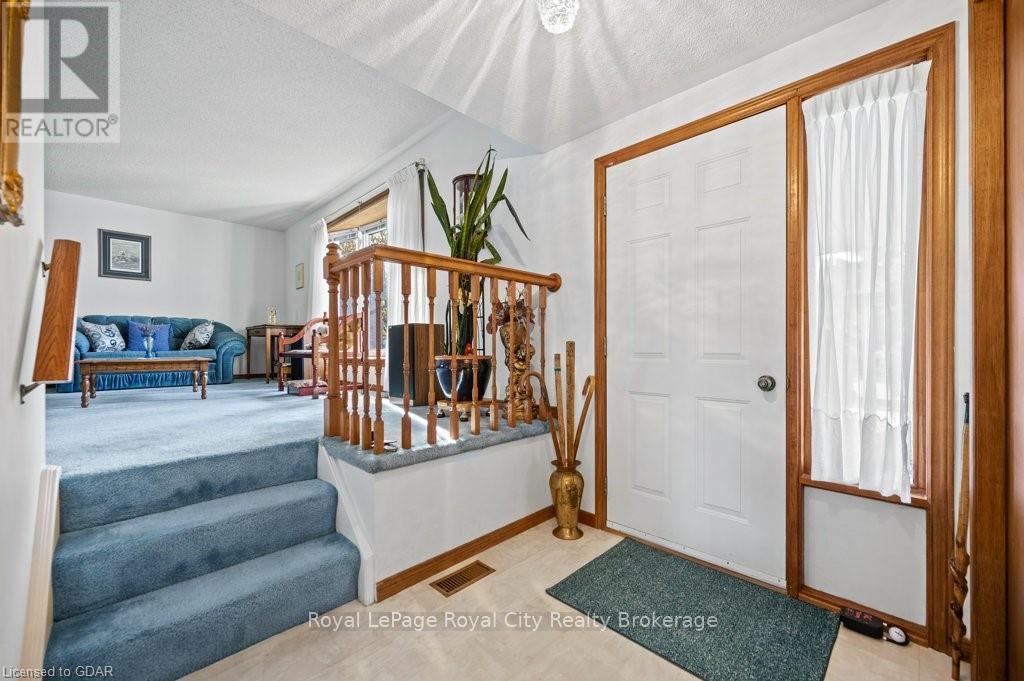 6 Hollyberry PlaceGuelph (Parkwood Gardens), Ontario  N1K 1P2 - Photo 6 - X11879857