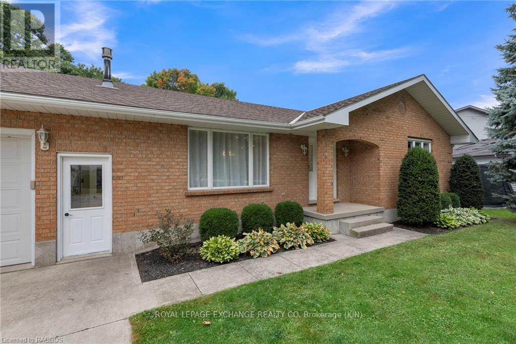 386 Mechanics Street, Huron East, Ontario  N0G 1H0 - Photo 2 - X11880014