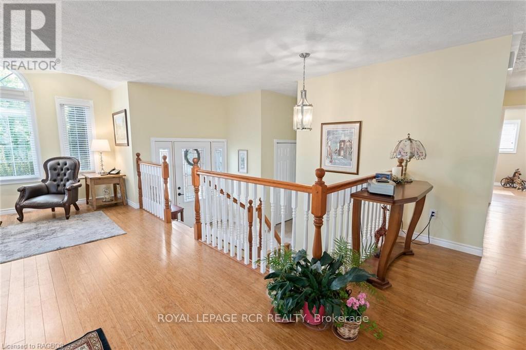 414 4th Street S, Hanover, Ontario  N4N 3V1 - Photo 5 - X11880015