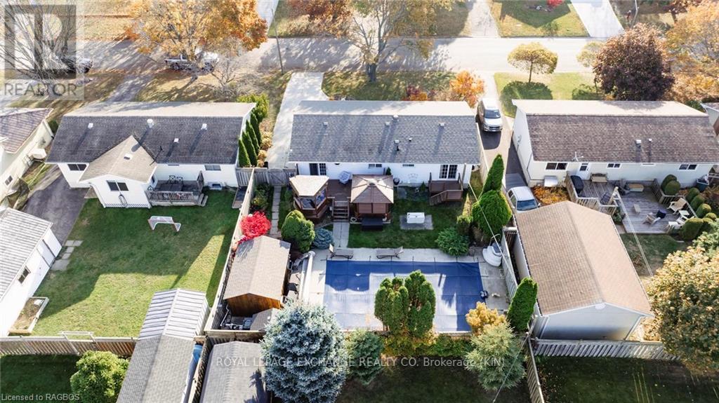 644 Scott Street, Kincardine, Ontario  N2Z 1V6 - Photo 3 - X11880042