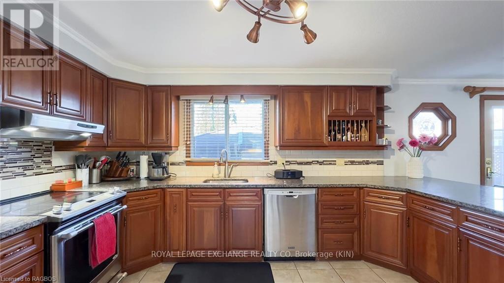 644 Scott Street, Kincardine, Ontario  N2Z 1V6 - Photo 6 - X11880042