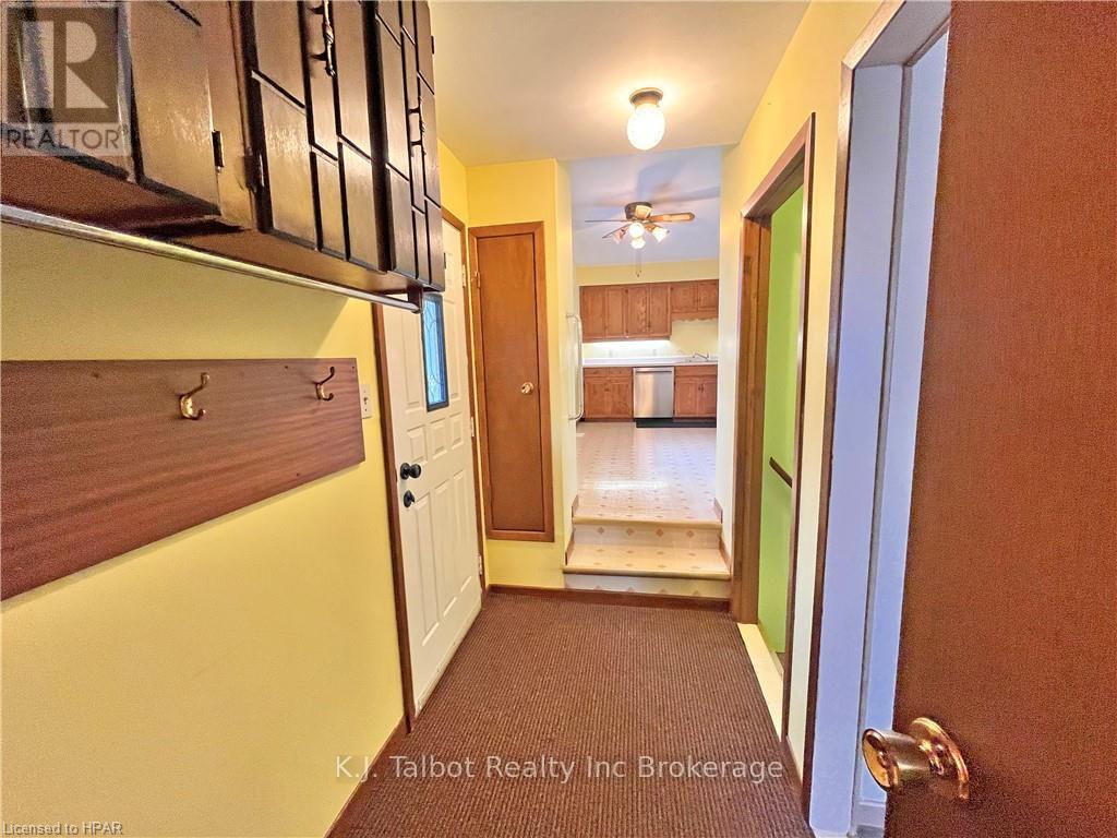 8 Stanley Street, Central Huron, Ontario  N7A 3X8 - Photo 11 - X11880175