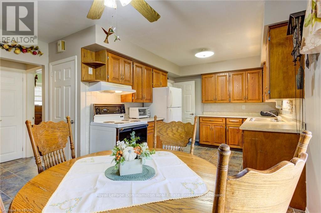 235 Lillico Avenue S, North Perth, Ontario  N4W 2L6 - Photo 13 - X11880185