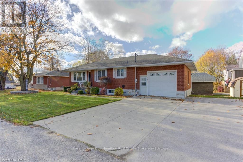 235 Lillico Avenue S, North Perth, Ontario  N4W 2L6 - Photo 4 - X11880185