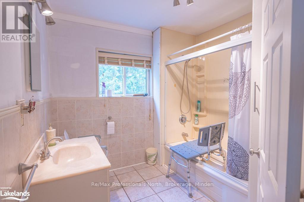 1015 Blackberry Lane, Algonquin Highlands, Ontario  K0M 2K0 - Photo 17 - X10898134