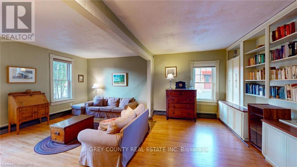 29 Main Street E, Grey Highlands (Markdale), Ontario  N0C 1H0 - Photo 10 - X11870454