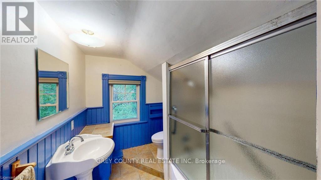 29 Main Street E, Grey Highlands (Markdale), Ontario  N0C 1H0 - Photo 16 - X11870454