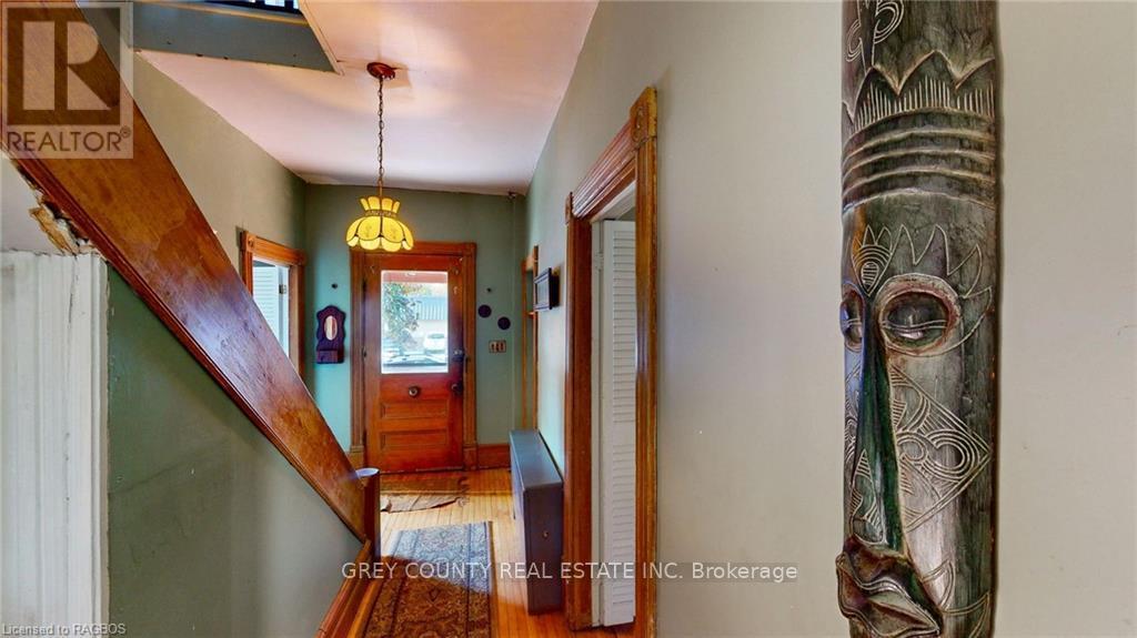 29 Main Street E, Grey Highlands (Markdale), Ontario  N0C 1H0 - Photo 4 - X11870454
