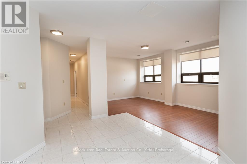 255 - 55 Downie Street, Stratford, Ontario  N5A 1W7 - Photo 12 - X11880214