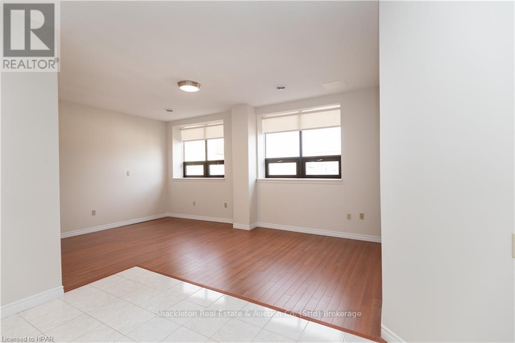 255 - 55 Downie Street, Stratford, Ontario  N5A 1W7 - Photo 9 - X11880214