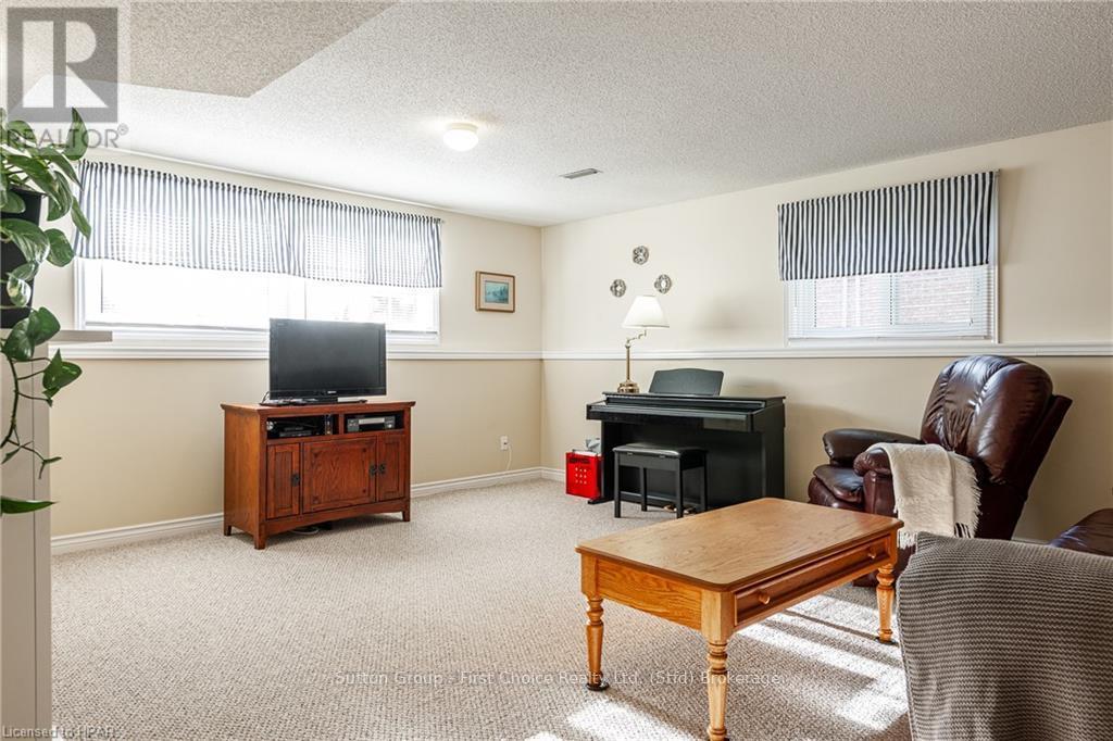 187 Blenheim Court, West Perth, Ontario  N0K 1N0 - Photo 15 - X11880216