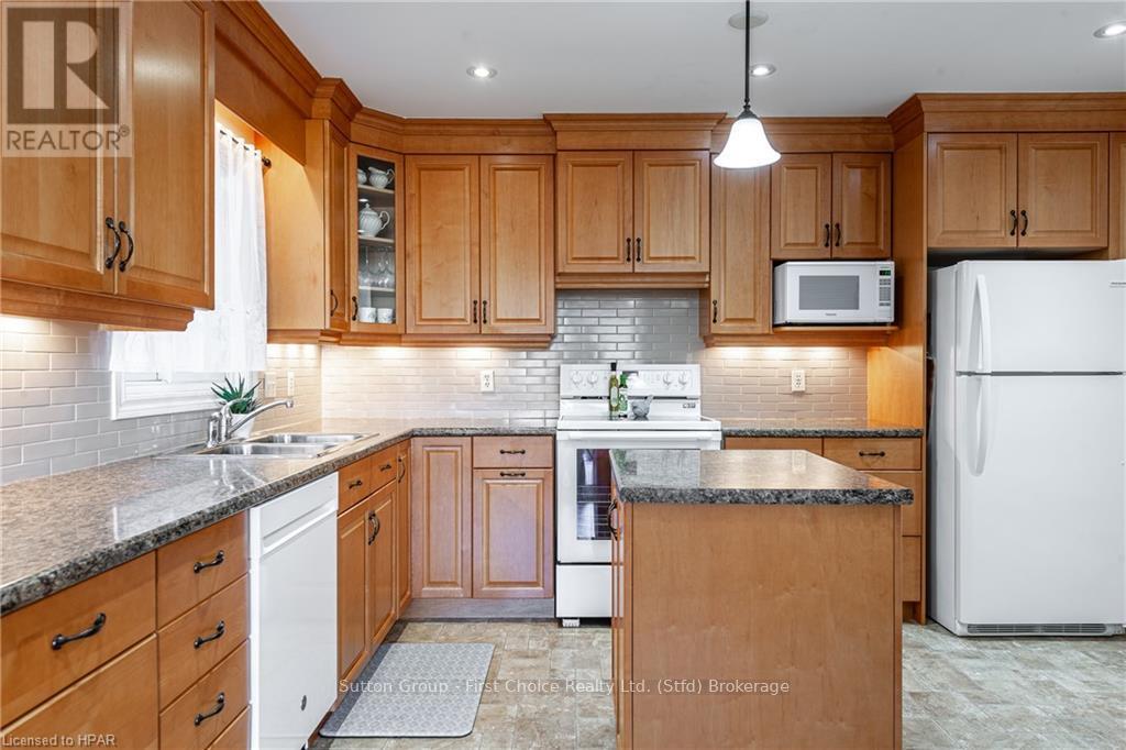 187 Blenheim Court, West Perth, Ontario  N0K 1N0 - Photo 9 - X11880216