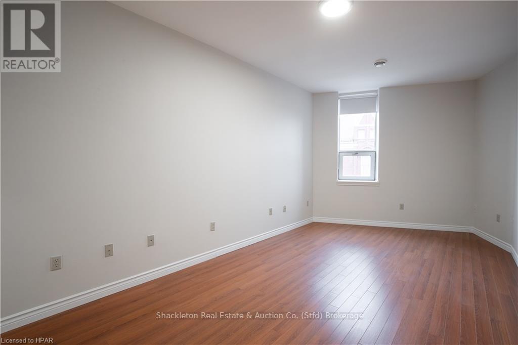 351 - 55 Downie Street, Stratford, Ontario  N5A 1W7 - Photo 11 - X11880225