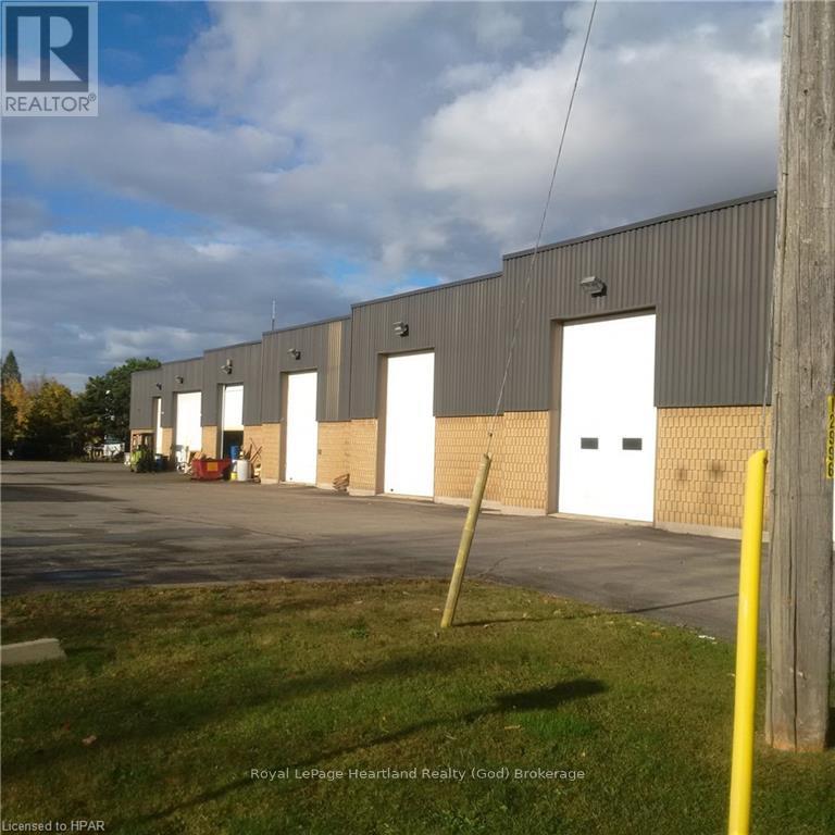 105 Northland Road, Waterloo, Ontario  N2V 1Y8 - Photo 2 - X11880234