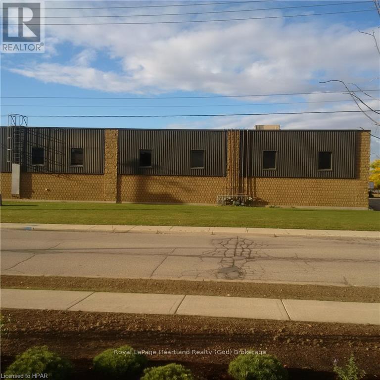 105 Northland Road, Waterloo, Ontario  N2V 1Y8 - Photo 4 - X11880234