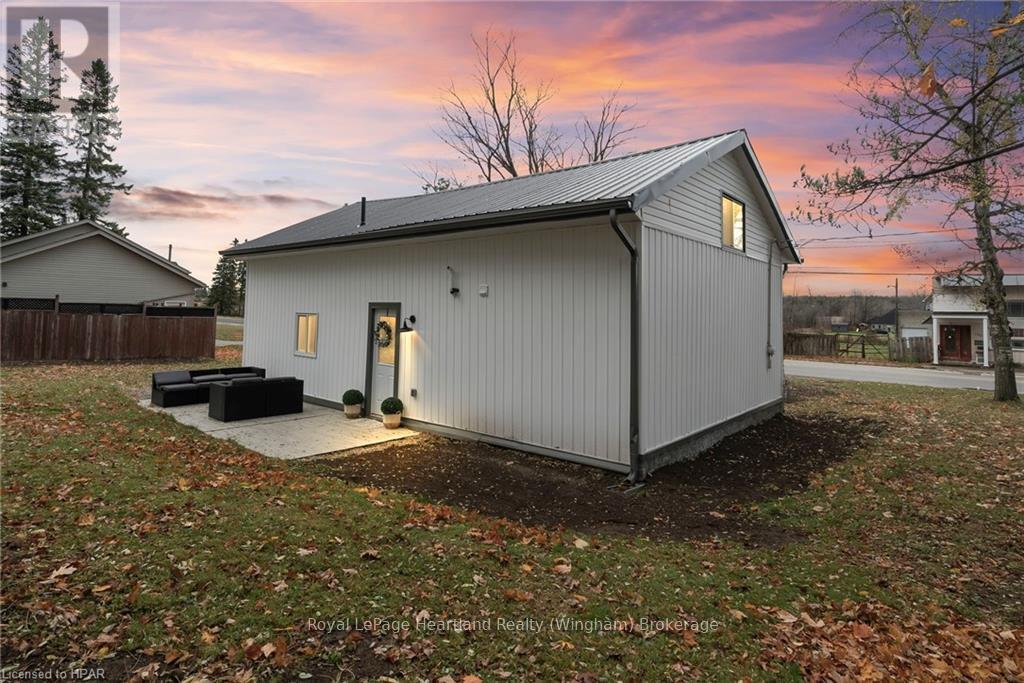 790 Garafraxa Street N, West Grey, Ontario  N0G 1R0 - Photo 24 - X11880240