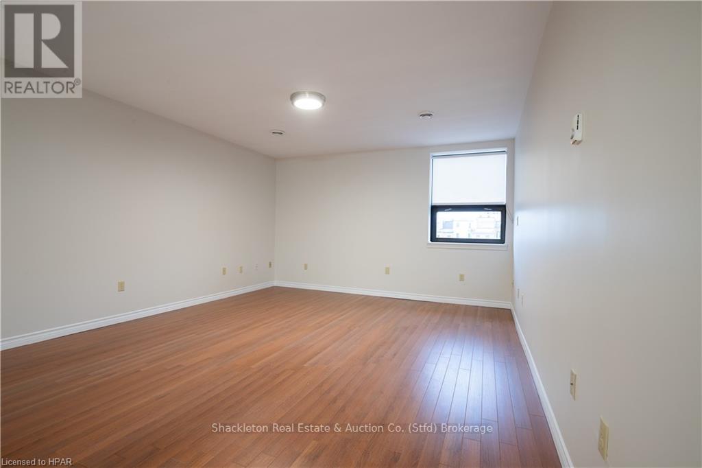 352 - 55 Downie Street, Stratford, Ontario  N5A 1W7 - Photo 8 - X11880243