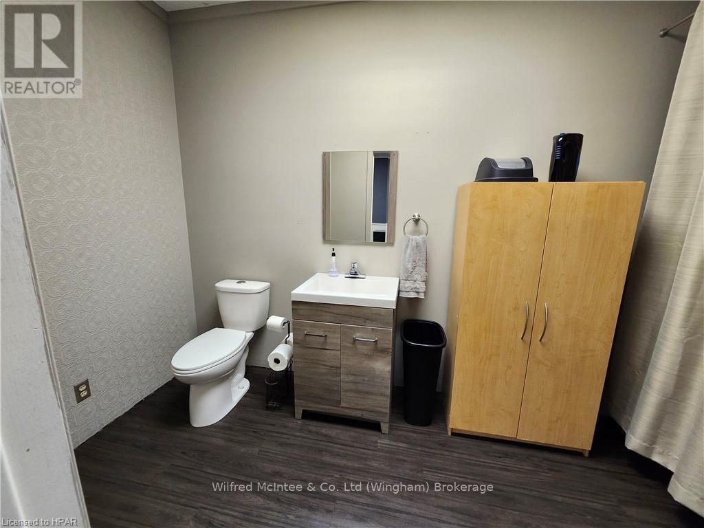 318 Josephine Street, North Huron, Ontario  N0G 2W0 - Photo 9 - X11880277