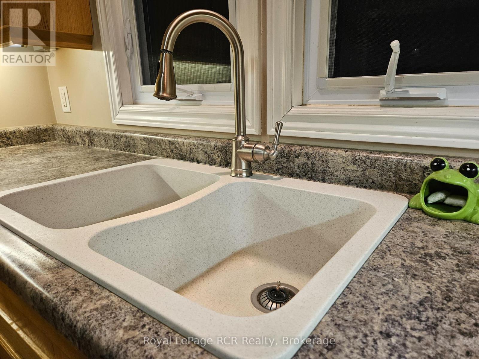 886 16th Street W, Georgian Bluffs, Ontario  N4K 6V5 - Photo 8 - X10846750