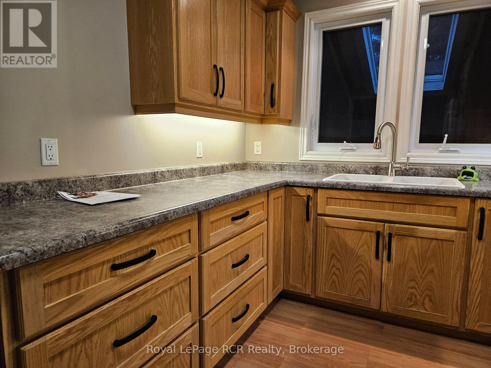 886 16th Street W, Georgian Bluffs, Ontario  N4K 6V5 - Photo 9 - X10846750