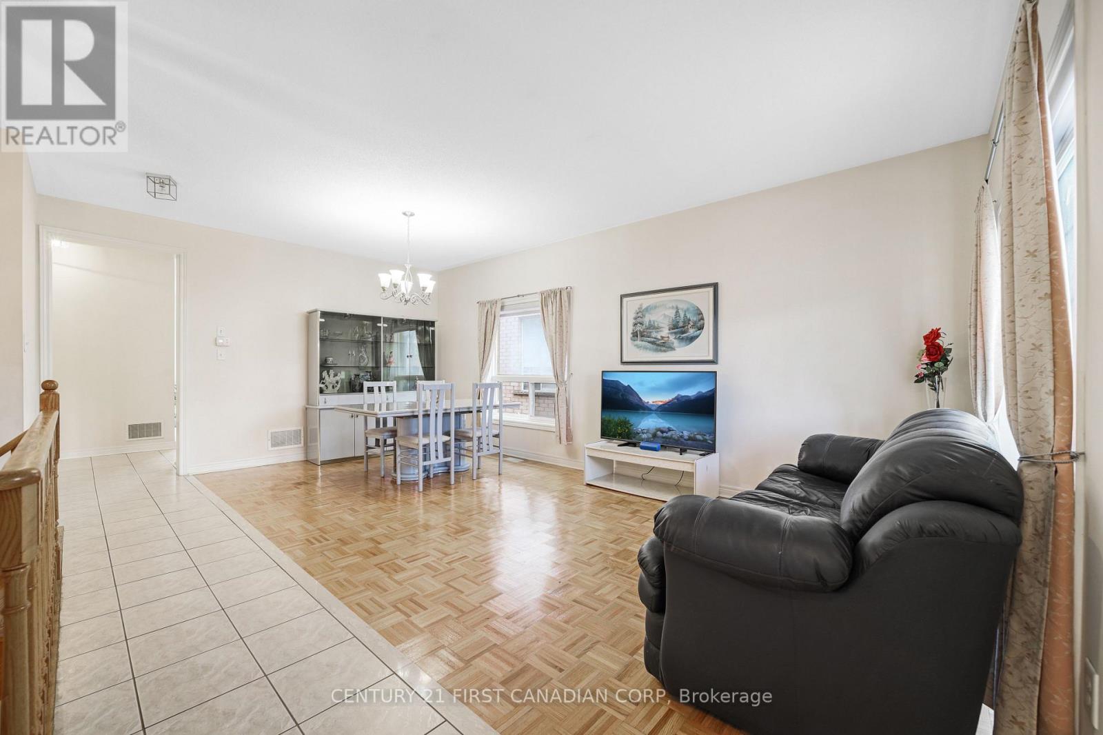 281 Sunny Meadow Boulevard, Brampton, Ontario  L6R 3C3 - Photo 9 - W11880495