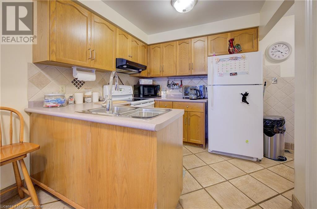 180 Dicenzo Drive, Hamilton, Ontario  L9B 2K7 - Photo 4 - 40681786