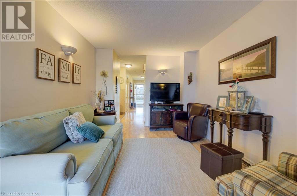 180 Dicenzo Drive, Hamilton, Ontario  L9B 2K7 - Photo 10 - 40681786